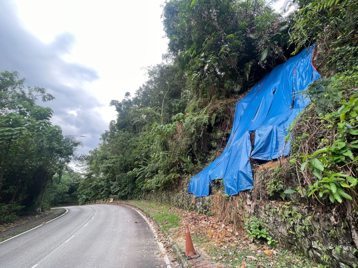 An area prone to landslides along Jalan 5/60 in Bukit Gasing, Petaling Jaya. — FAIHAN GHANI/The Star