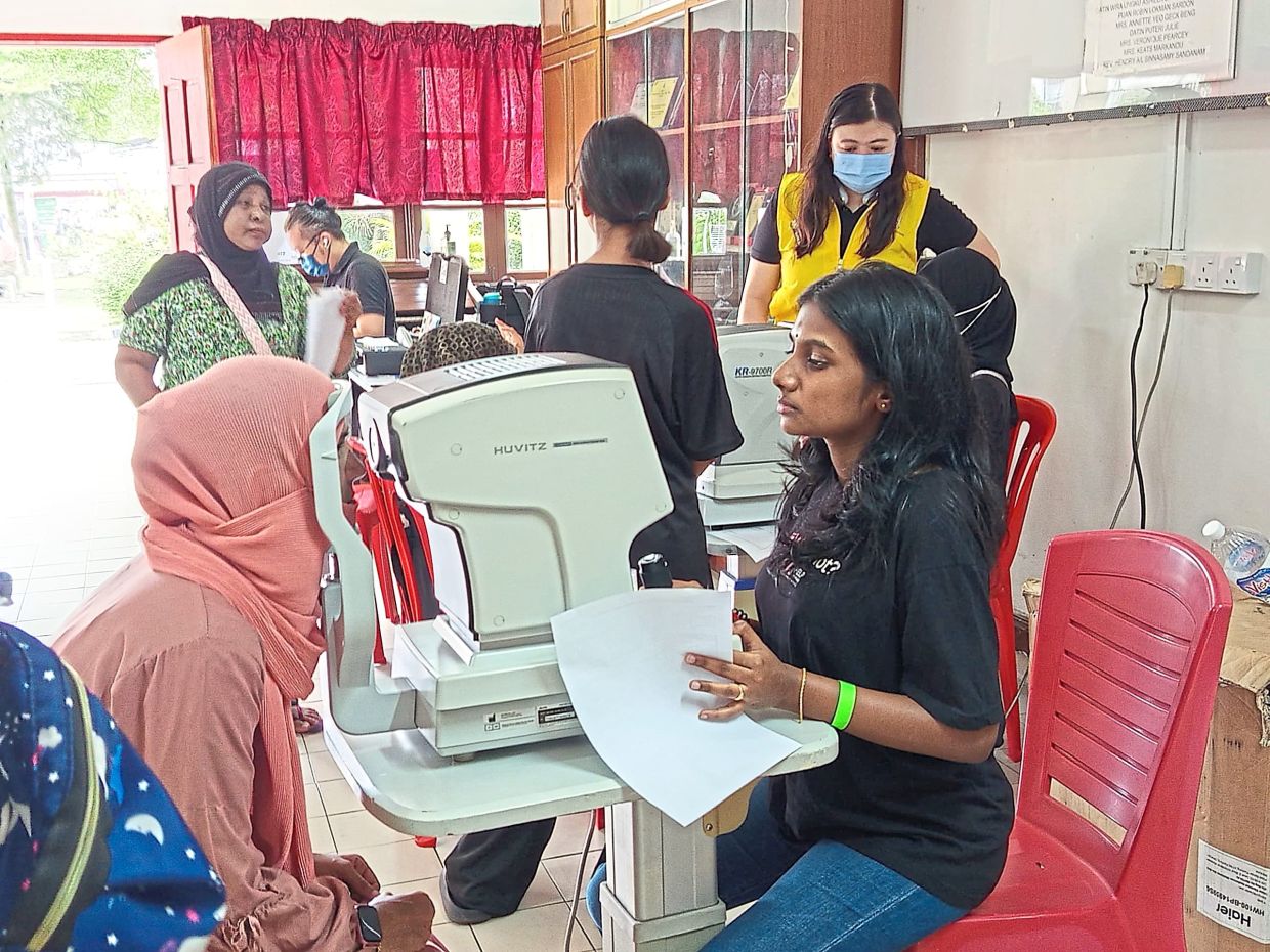 Selayang medical camp draws over 300 for health screenings