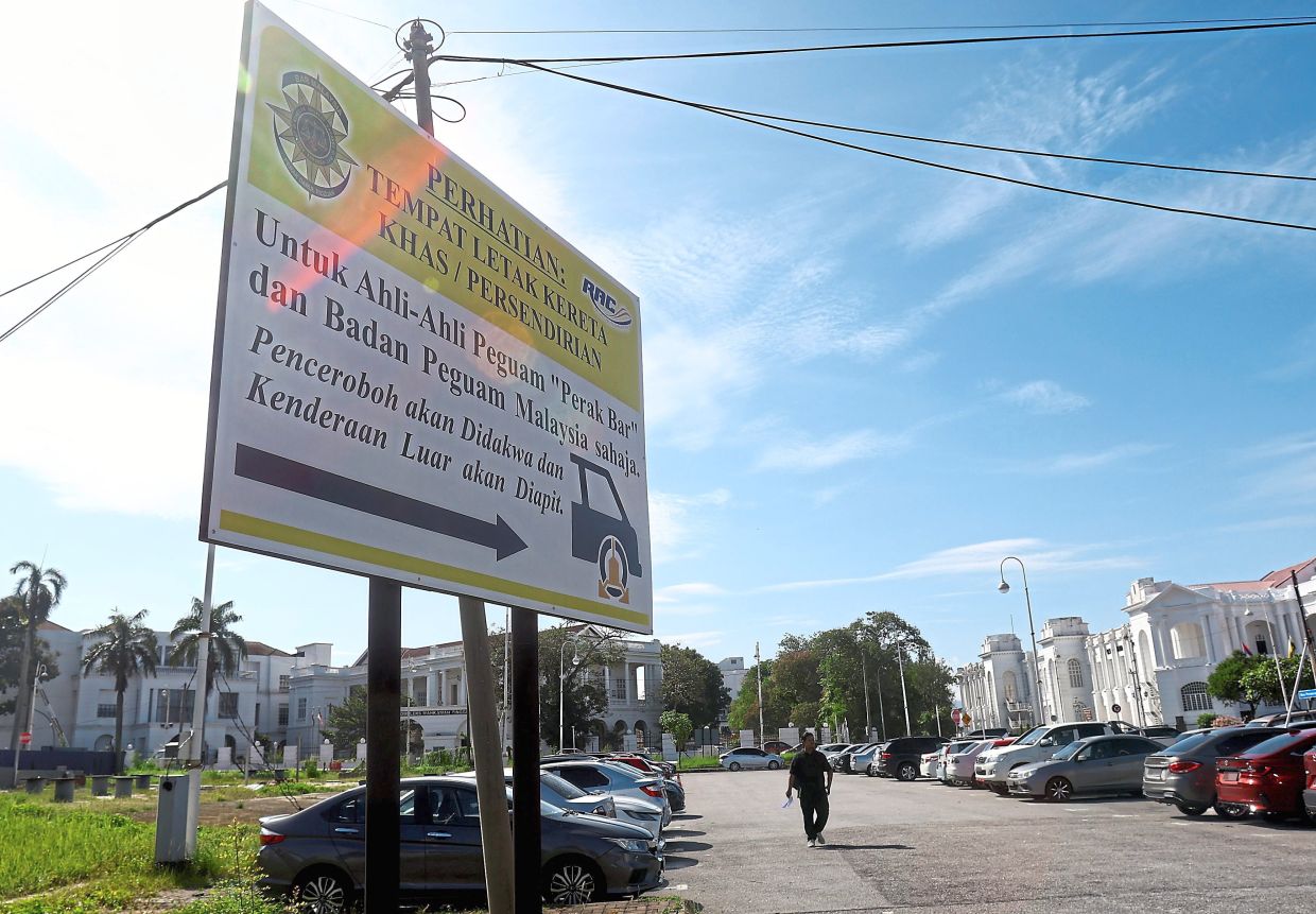 The space beside the train station is rented by Perak Bar Committee as a carpark for members.