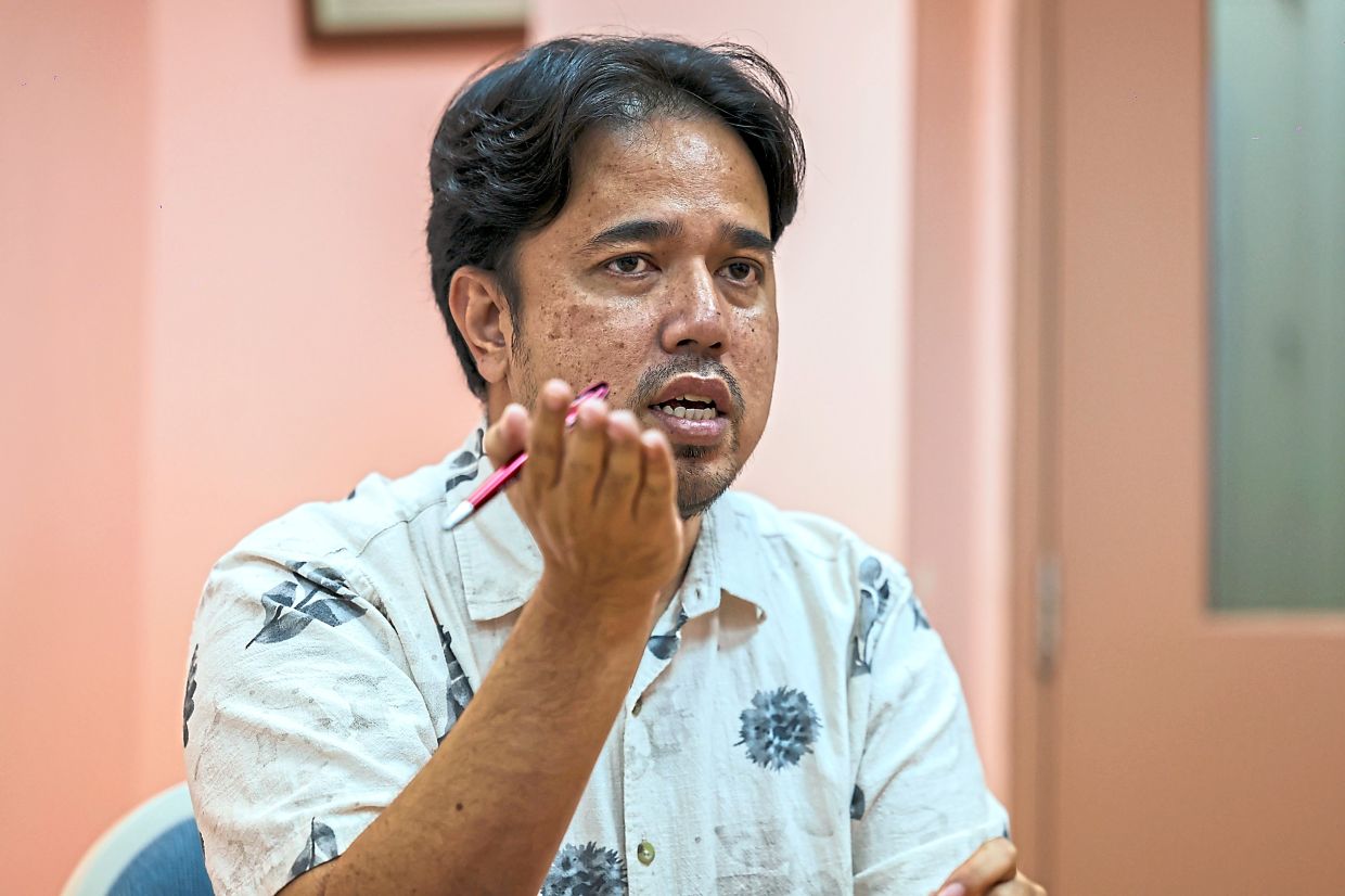 Mohd Waznul says the benefits of growing the new GE variety outweighs any potential risks.