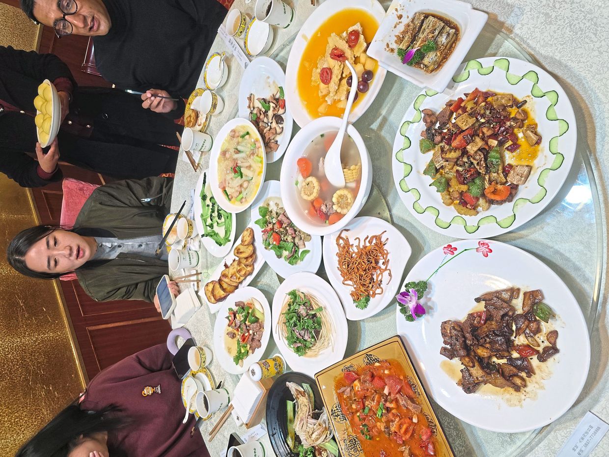There’s no reason why you can’t have a 15-course feast for lunch at the Jiuzhai national park.
