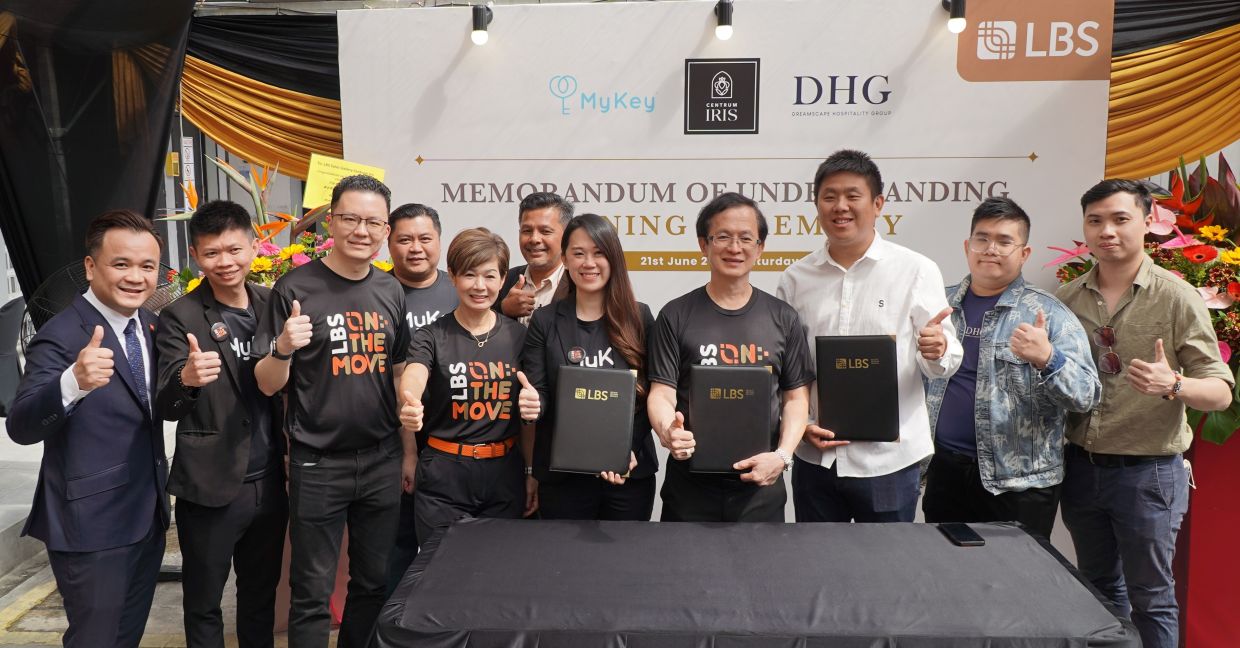 Daniel (fourth from right) and the team at the Memorandum of Understanding (MOU) signing ceremony with MyKey International and Dreamscape Hospitality Group, held in conjunction with the grand launch of Centrum Iris in Cameron Highlands. 