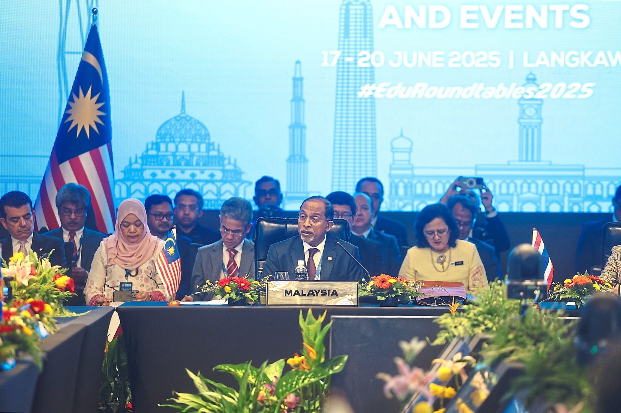 Zambry chairing the roundtable attended by education ministers and officials from Asean member states.