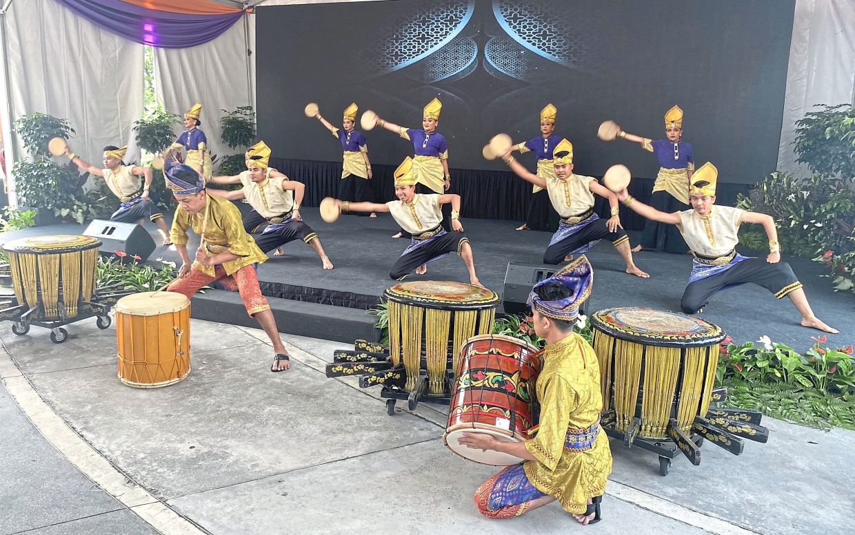 Visitors to KLPF 2025 will get to see the ‘Gendang dan Tari’ show.