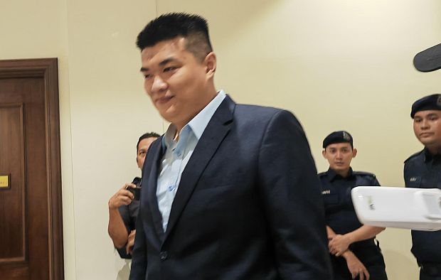 Datuk Albert Tei first to enter the courtroom.
