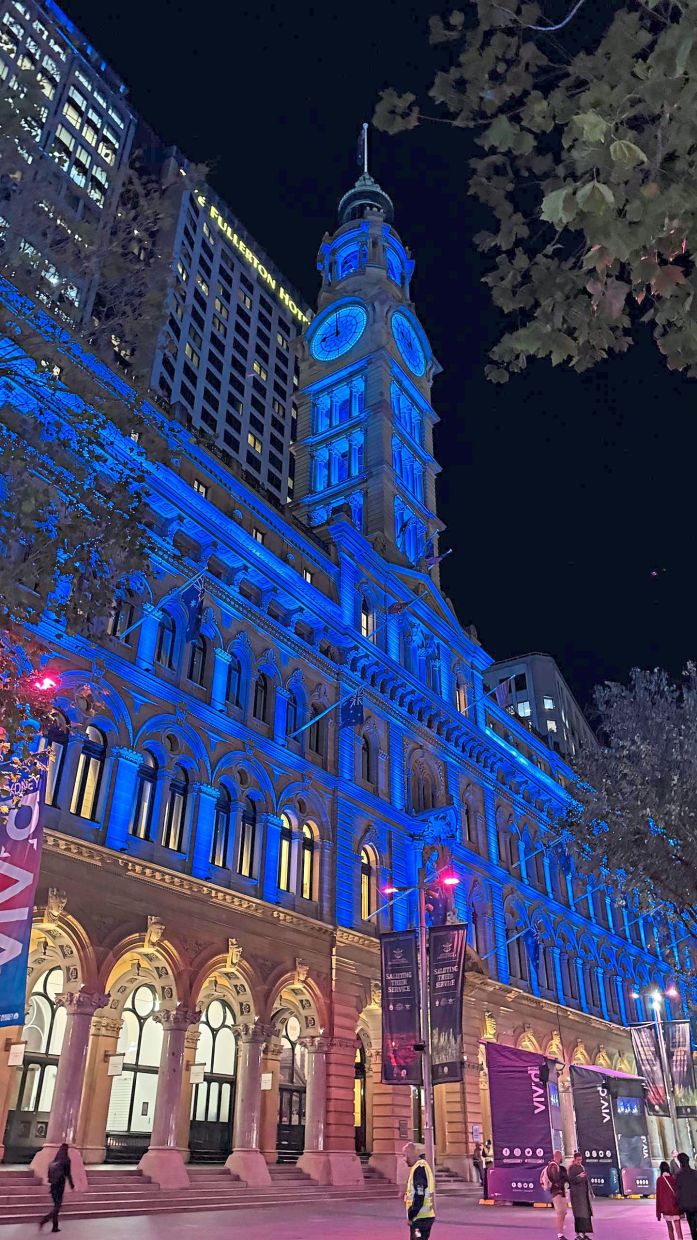 The General Post Office and clock tower, built in 1866, is officially listed as a cultural heritage site. It is also a major space for Vivid Sydney.
