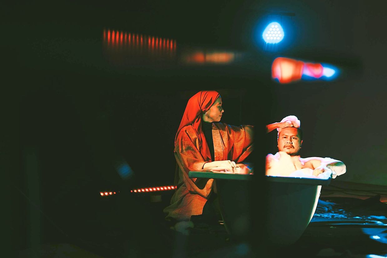 Fazleena Hishamuddin (as Nina) and Aloy Paradoks (as Saddiq Saufi) in 'Persiapan Seorang Aktor', presented by Studio Sedar Ruang. Photo: Sufian Abas 