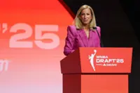 Basketball-WNBA awards expansion franchises to Cleveland, Detroit and Philadelphia