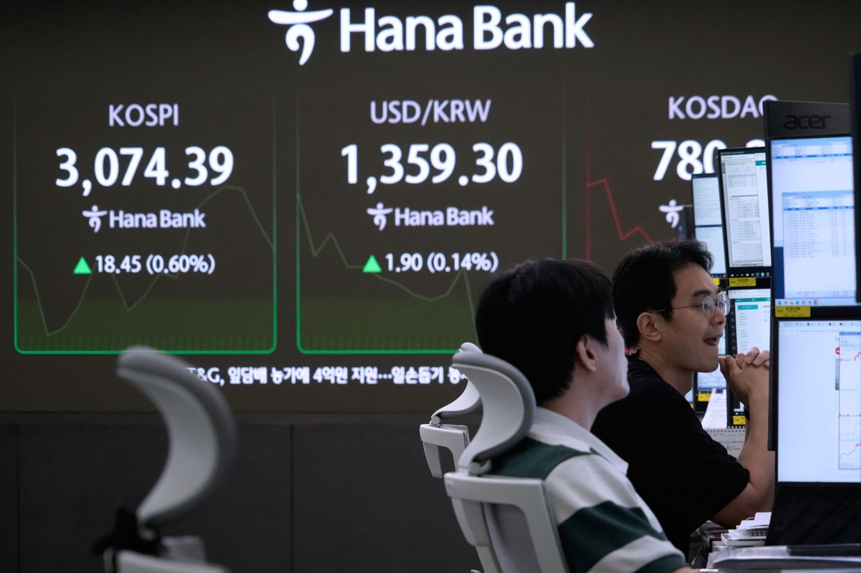 Global stock rally extends in Asia, dollar steady | The Star