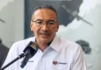 Appealing Umno suspension would go against my principles, says Hishammuddin