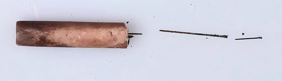 Steel needles and a jade tube discovered in the famed tomb of the Marquis of Haihun. - China Daily/ANN