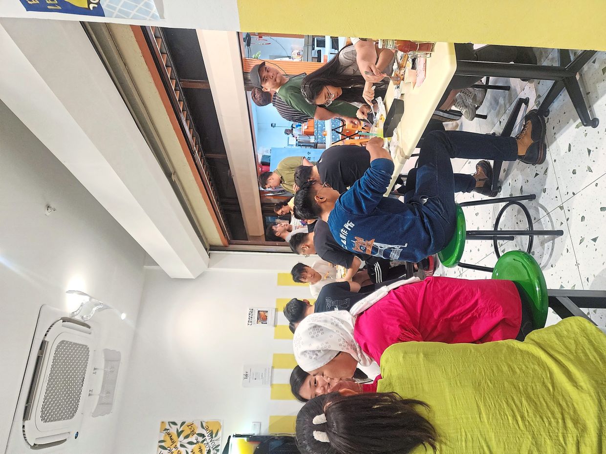 The eatery is perpetually packed and often boasts long, teeming queues during lunch hour.