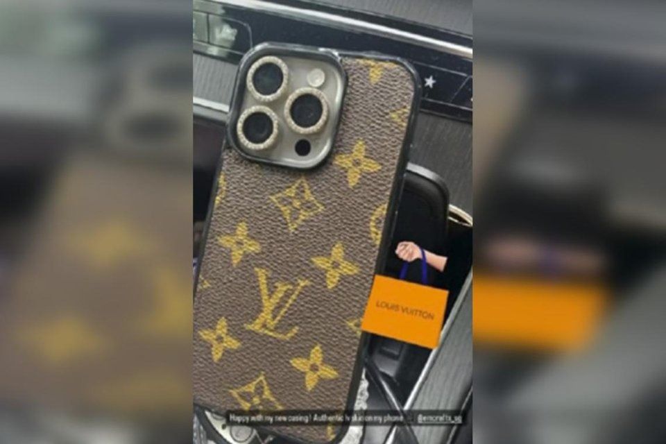 下難あり⚠️本日撤退⚠️LOUIS VUITTON 即購入不可 ❤︎必ずコメ必要 今日特価】LOUIS VUITTON 25SS Logo 刺繍 ユニセックス T シャツ
