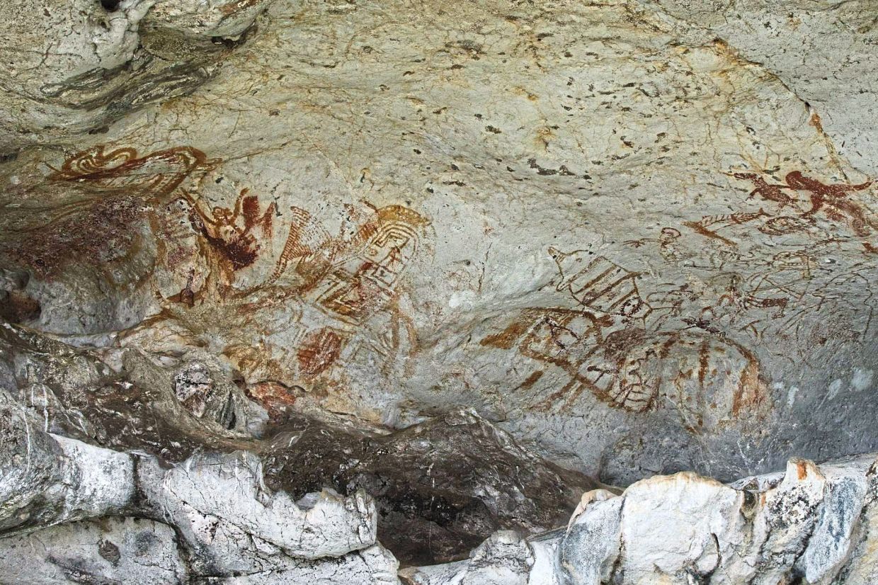 Ancient cave paintings on limestone can be found at Ao Phang Nga.