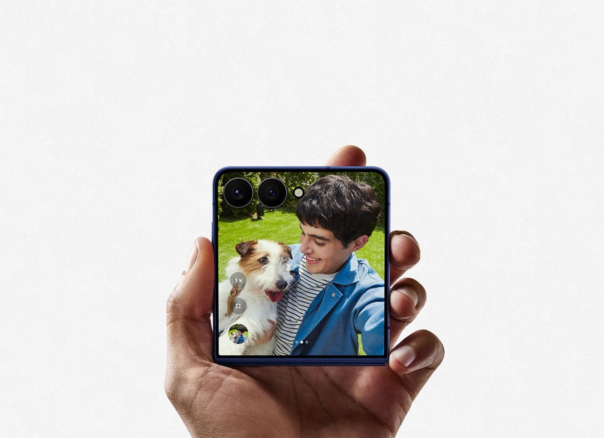 Samsung has given the new Z Flip 7 a bigger cover screen, now spanning from edge to edge.