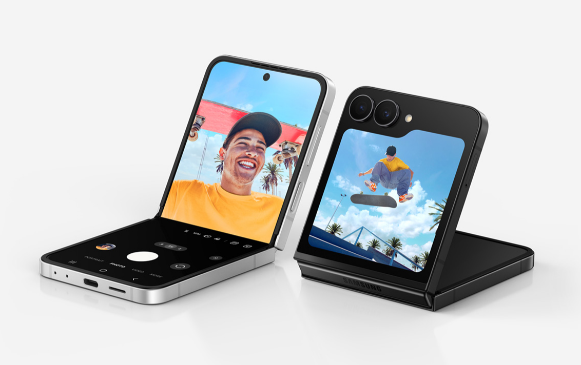 The Galaxy Z Flip 7 FE looks a lot like the previous iterations of Samsung's flip-style foldables. — Photos: Samsung