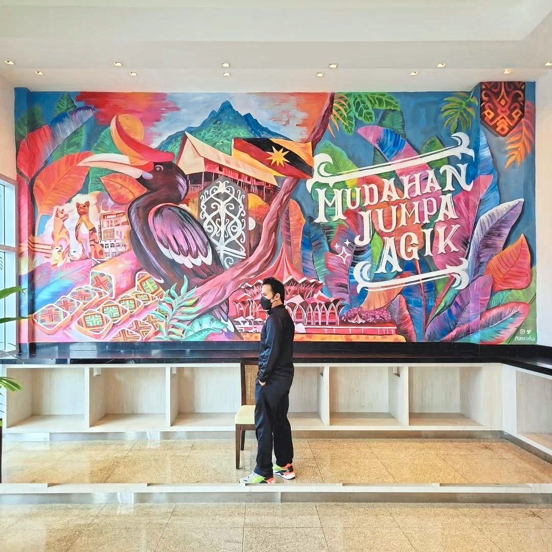 From cafe walls to cityscapes, Nasuha’s vibrant murals breathe life and colour into everyday spaces. Photo: Instagram/Nassuha_