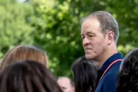 Apple COO to retire in major changing of the guard