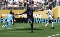 Soccer-Superb Dembele boosts PSG's Club World Cup dreams