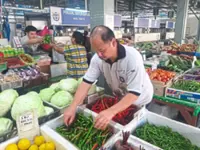 JB folk enjoying cheaper leafy greens