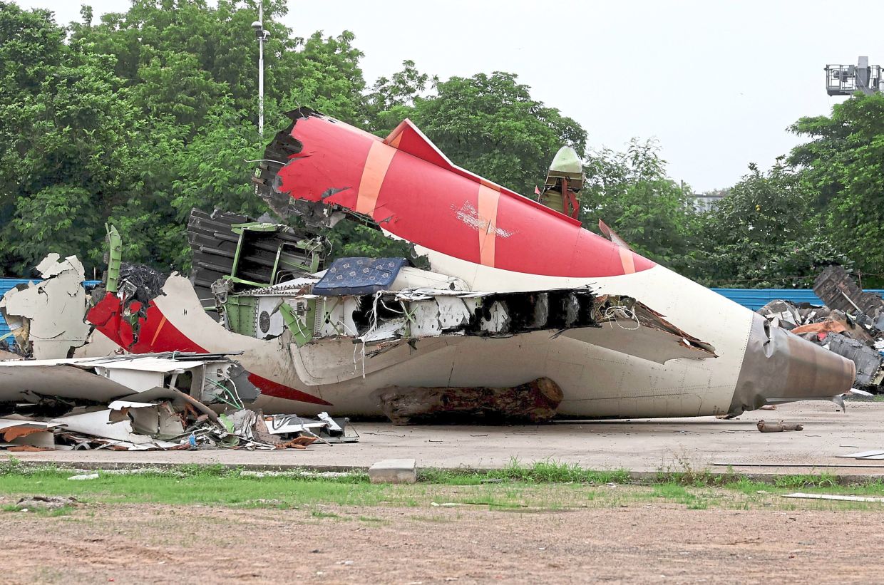 Cockpit confusion before crash | The Star