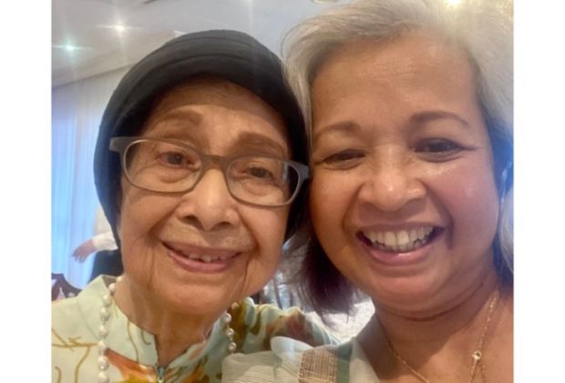 Marina Mahathir feiert den 99. Geburtstag ihrer Mutter Dr. Siti Hasmah