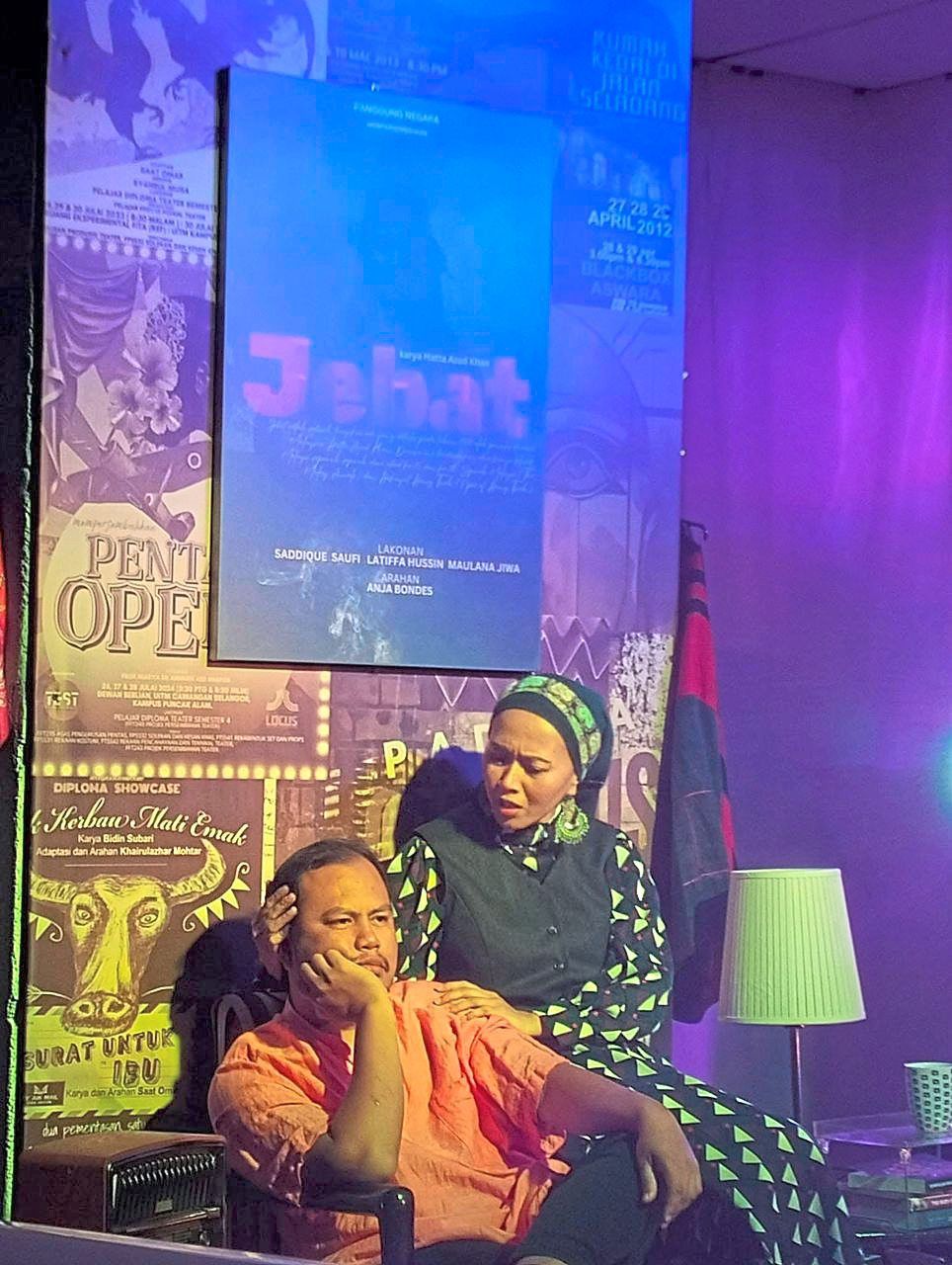 Aloy and Fazleena in a scene from 'Persiapan Seorang Aktor' at Studio Sedar Ruang, Shah Alam last year. They’ll reunite as the show returns to the stage, playing at PJPAC from July 17-20. Photo: Sufian Abas 