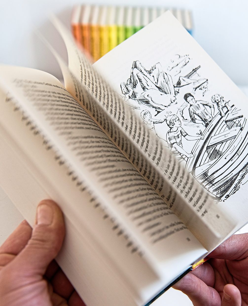 Kids need time to talk and play before they learn to read. — CAROLINE SEIDEL/picture alliance/dpa