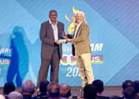 Lawn bowls star Farah wins SAM-100Plus award to give sport a boost