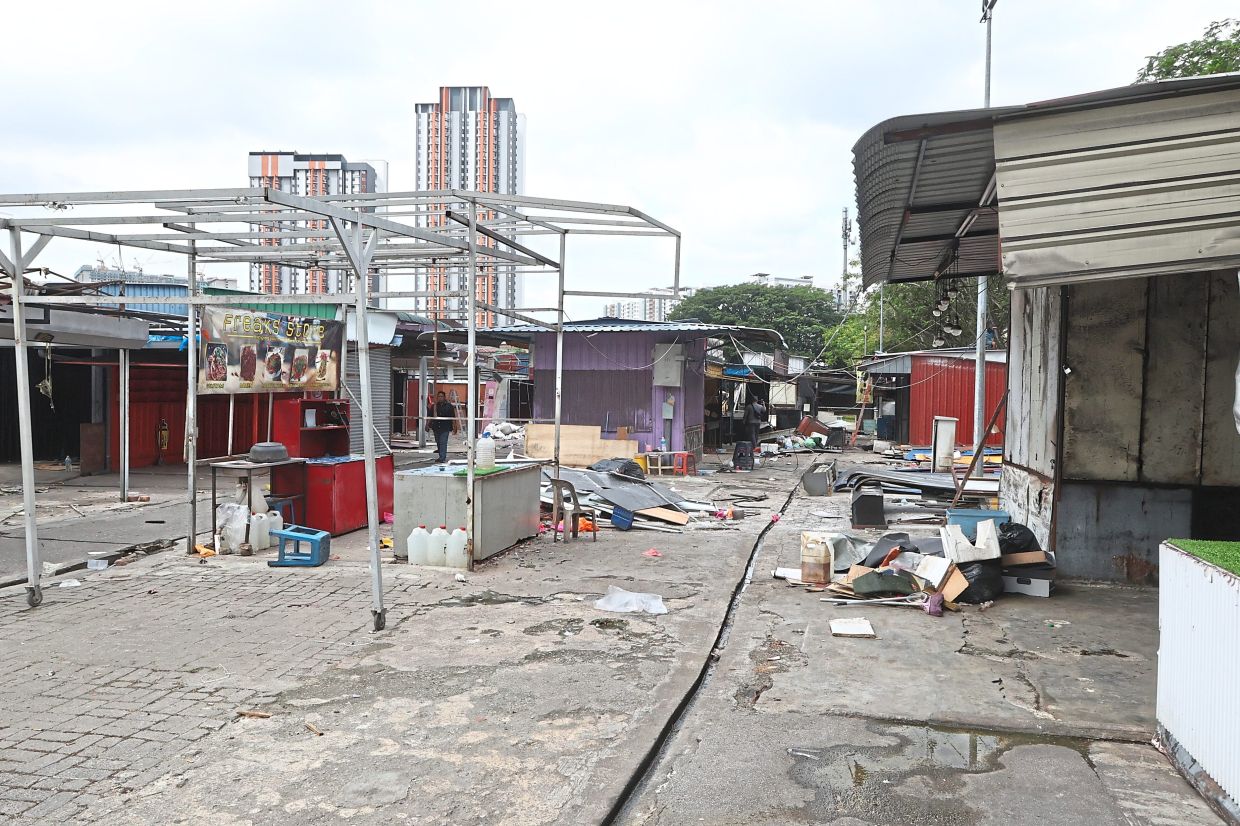 Most traders have cleared out from Bazaria Wangsa Maju. — Photos: LOW BOON TAT/The Star