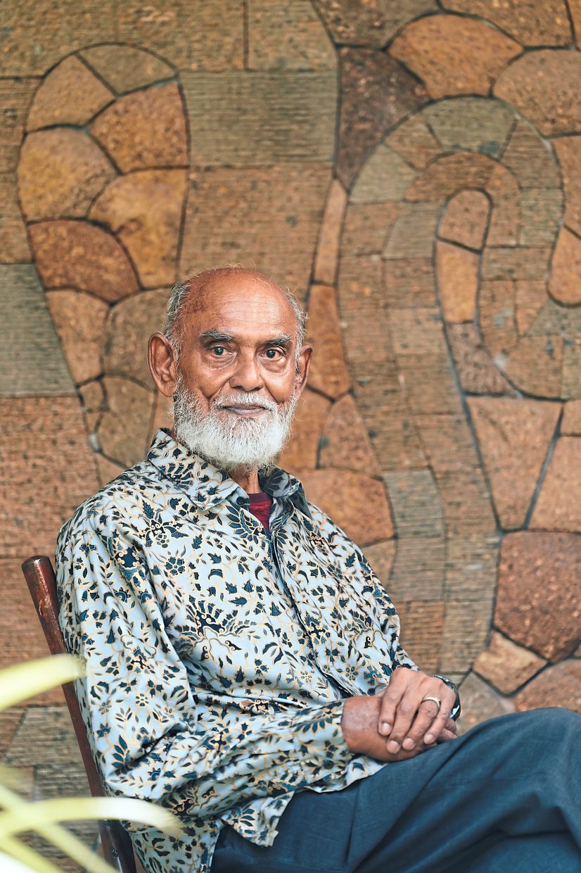 Several segments of 'Meniti Cakerawala' feature narration by the late Mano, a poignant reminder of his enduring presence. Photo: S. Magendran 