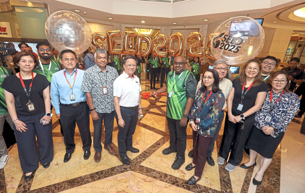 (From left) SMG Internal Audit general manager Chai Ming Jye, Group People project lead Joshua Joel, Print, Circulation & Subscription senior general manager Goh Kok Soo, The Star managing editor Brian Martin, Chan, Terence, Digital senior general manager Wan Syahirah Mohammad Zubir, Technology senior general manager Kevin Seng, senior general counsel Soh Sze Jean, Group People project lead Lee Jun Yen and senior group company secretary Kimberly Hoh at the SEED 2025 launch. 