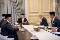 King attends briefing on upcoming state visit to Russia