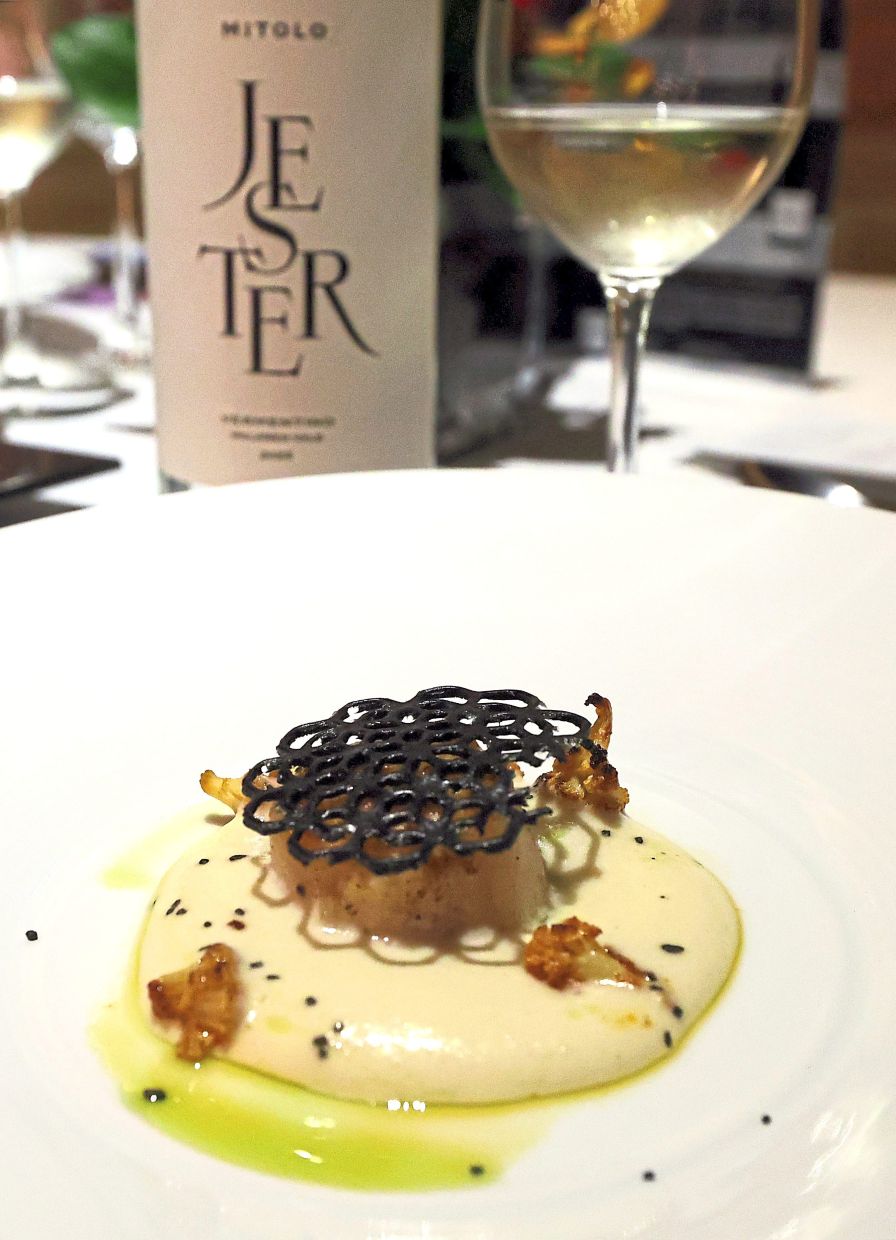 Celeriac and Potato Espuma, Seared Sea Scallops and Squid Ink Waffle is paired with the crisp, clean ‘Jester’ McLaren Vale Vermentino.