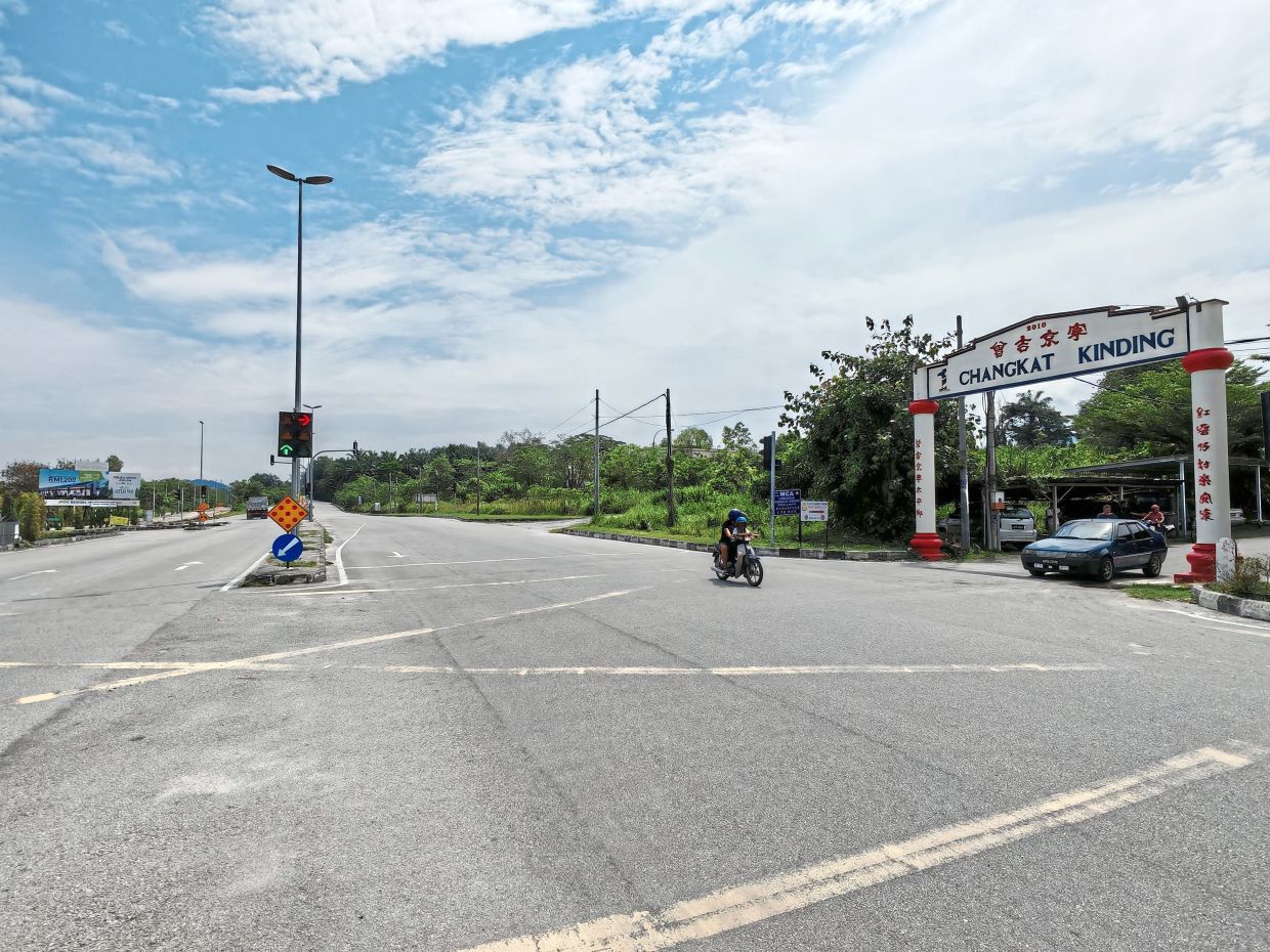 Changkat Kinding new village chief Wong has requested that speed bumps be installed near the traffic light junction outside the village.