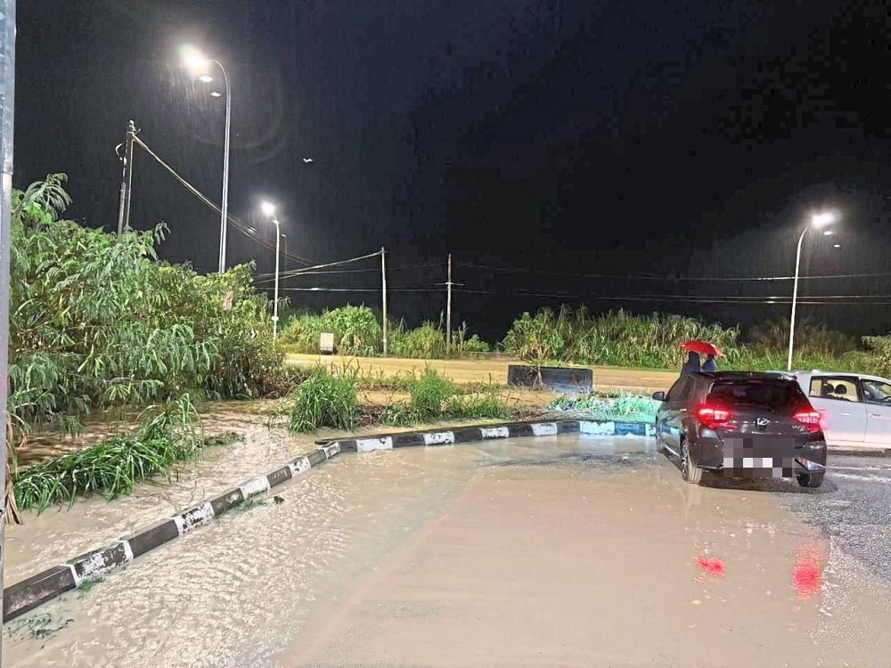 Motorists can get stuck in traffic for up to two hours when a stretch of Jalan Chemor-Tanjung Rambutan gets flooded.
