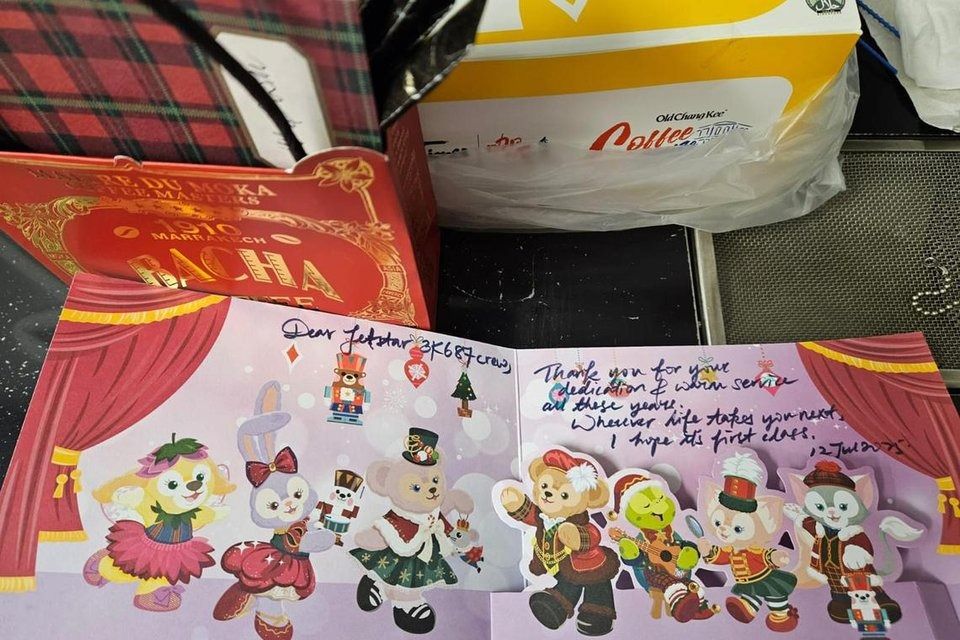 Jetstar Asia shared pictures of the small gifts and many notes its flight and cabin crew have received. - Photo: Jetstar Asia