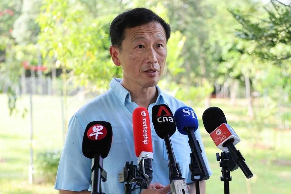 Health Minister Ong Ye Kung said a third of more than 100 vapes seized during enforcement operations and tested at random were found to contain etomidate. - Photo: Lianhe Zaobao