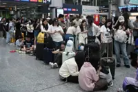 Typhoon Wipha batters Hong Kong as it heads for mainland China; more than 800,000 travellers hit by rescheduling