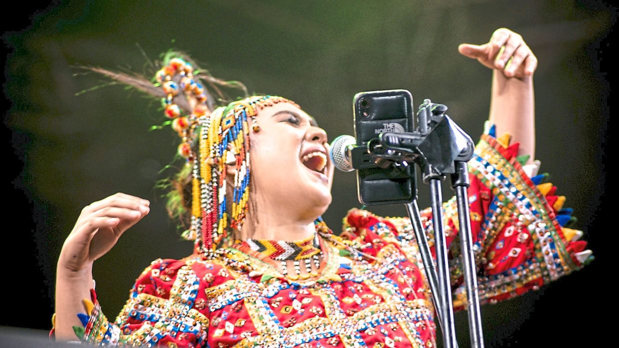 The fiery singer of Kuntaw Mindanao, Dorothy Blez Bano, with her song of resistance.