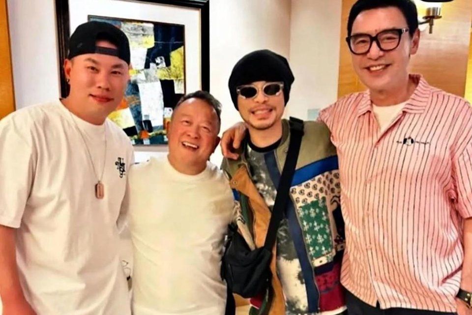 香港明星埃里克·坦（Eric Tsang），肯尼·贝（Kenny Bee）在接受…之后与马来西亚的名字扬wee距离…
