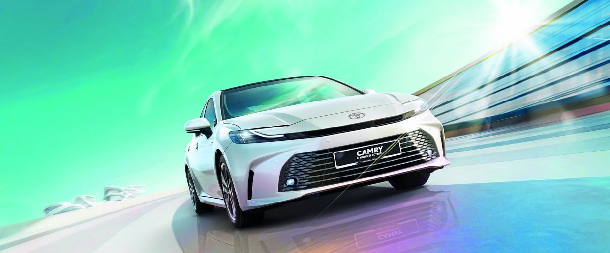 The Camry Hybrid is an executive sedan that redefines prestige.
