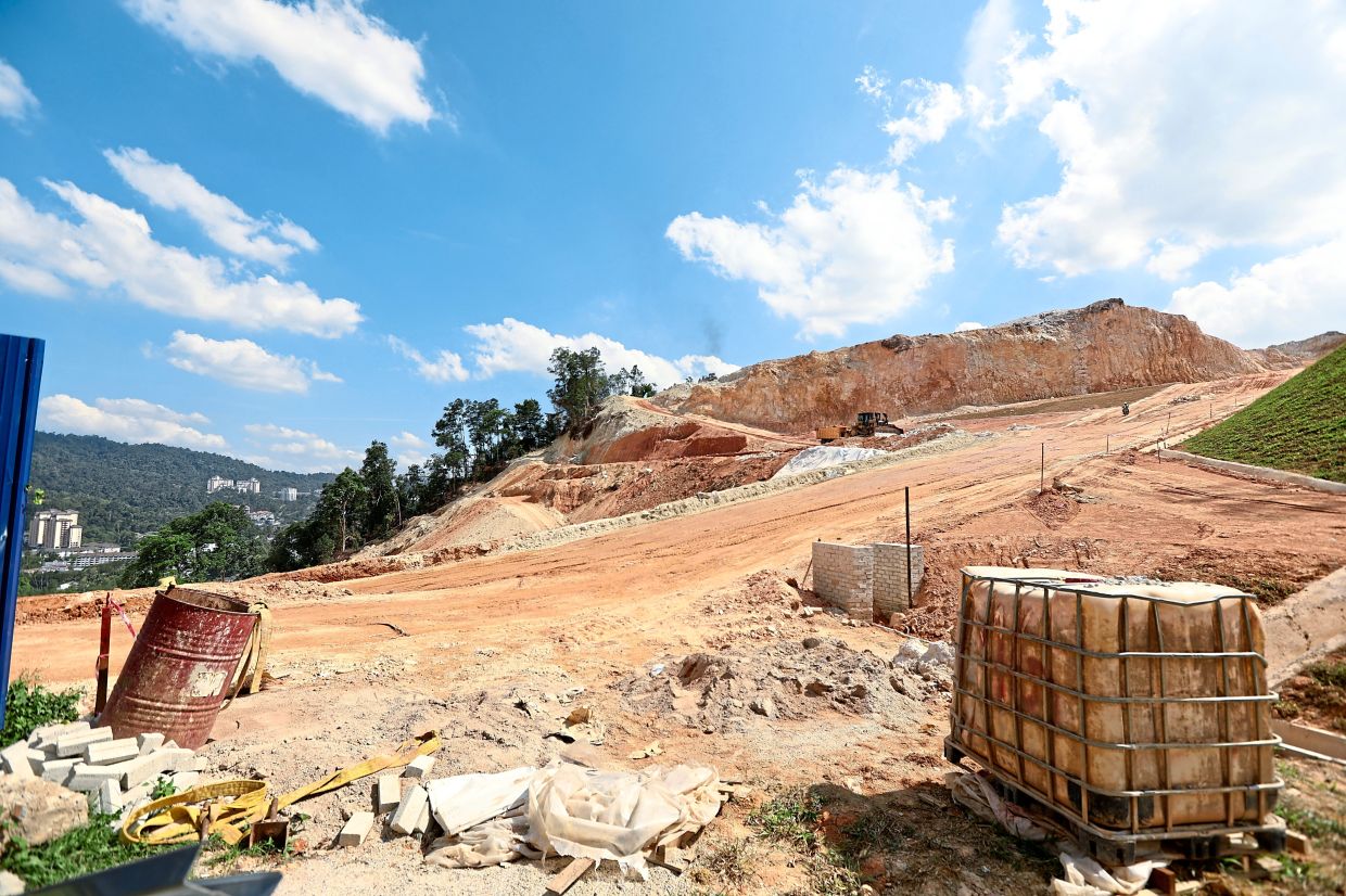 Ukay Perdana folk raise slope concerns at town hall