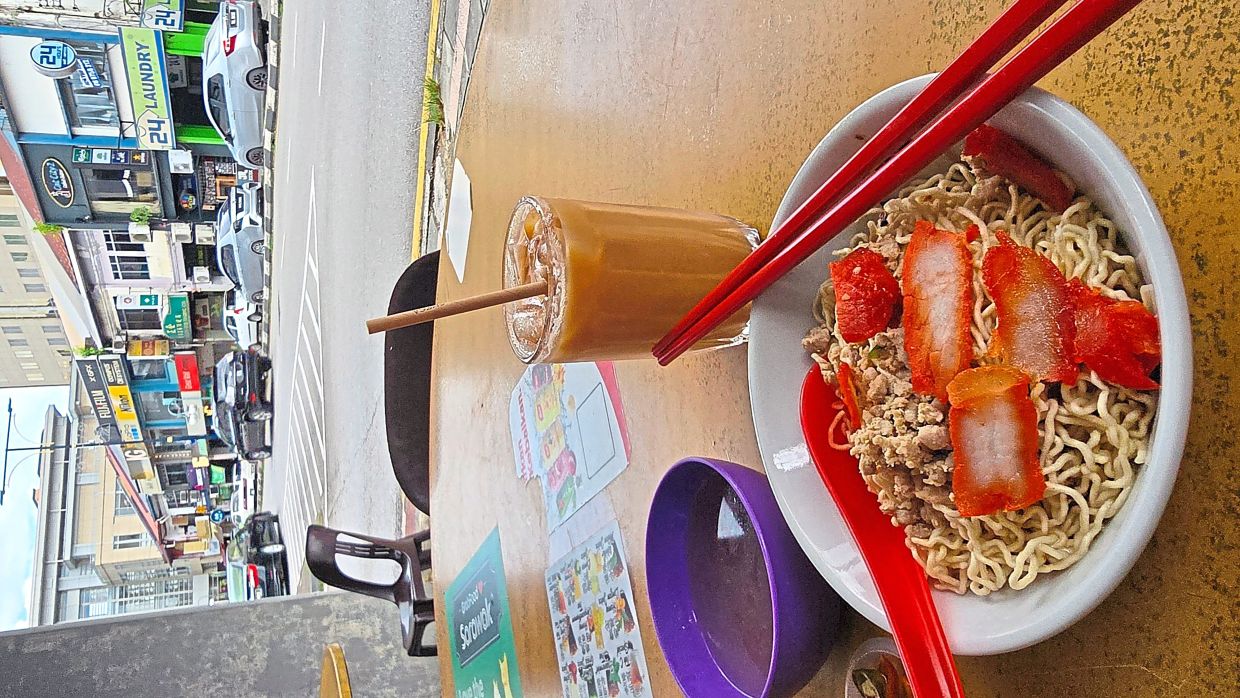 Mee kolok is a favourite with locals and visitors in Sarawak.