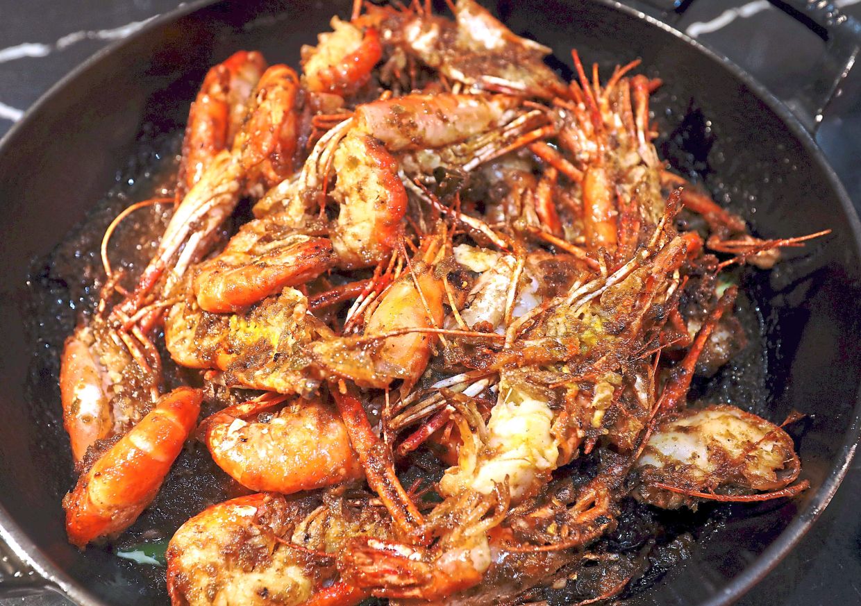 Chilli fried prawns. — Photos: AZLINA ABDULLAH/The Star
