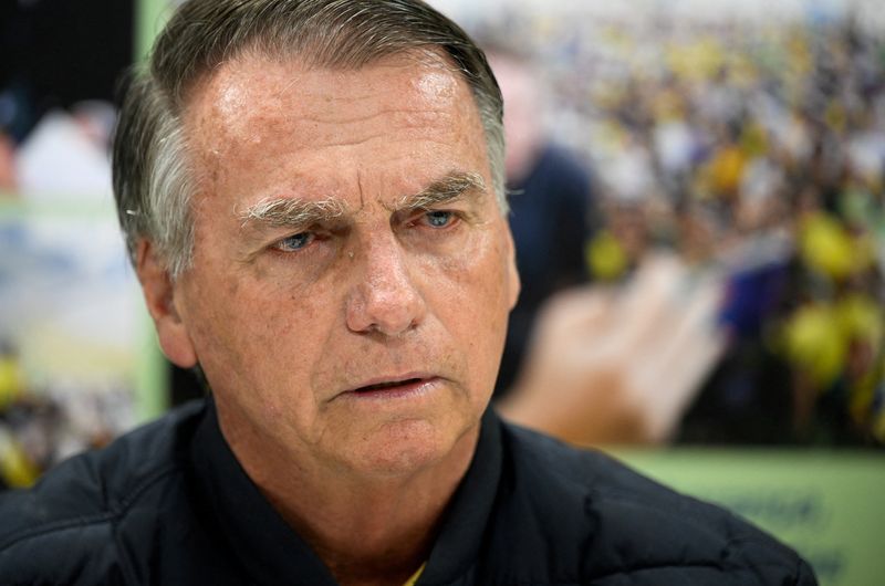 Lawyers for Brazil's Bolsonaro say he did not violate social media ban