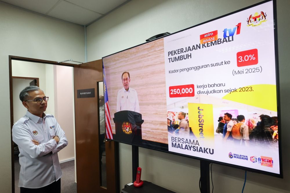 Anwar Ibrahim napovedal podvojitev sredstev za prodajni program MADANI Rahmah in zamrznitev cestnin