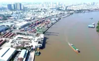 Vietnam PM urges stronger investment in waterway transport to boost logistics