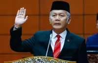 Ahmad Ibrahim sworn in as senator for second term