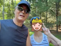 HK superstar Chow Yun Fat is happy taking selfies with fans, encourages them to share photos online